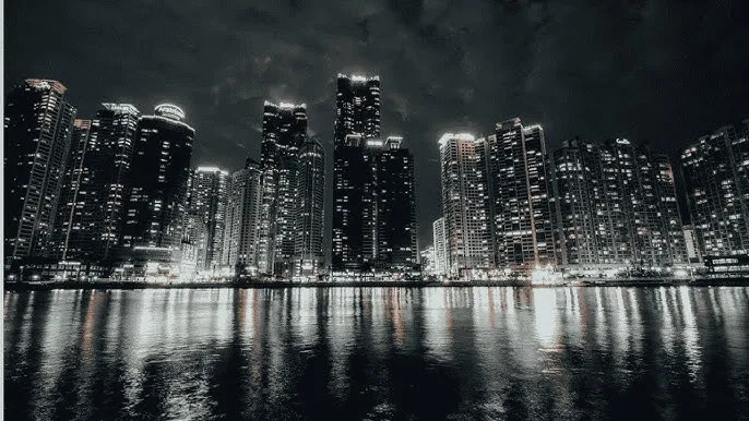 青梅竹马是消防员全集 - 城市之光：霓虹背后的人间烟火